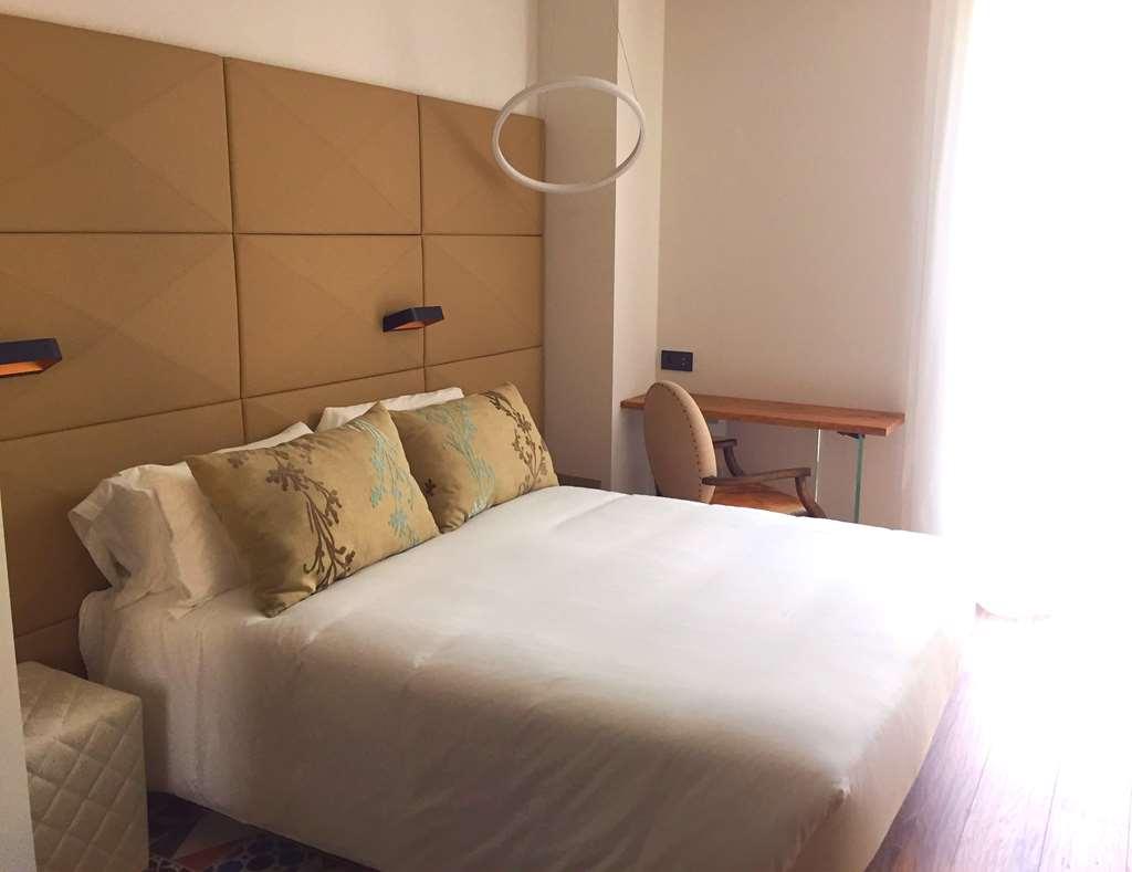 Hotel Sb Glow برشلونة الغرفة الصورة