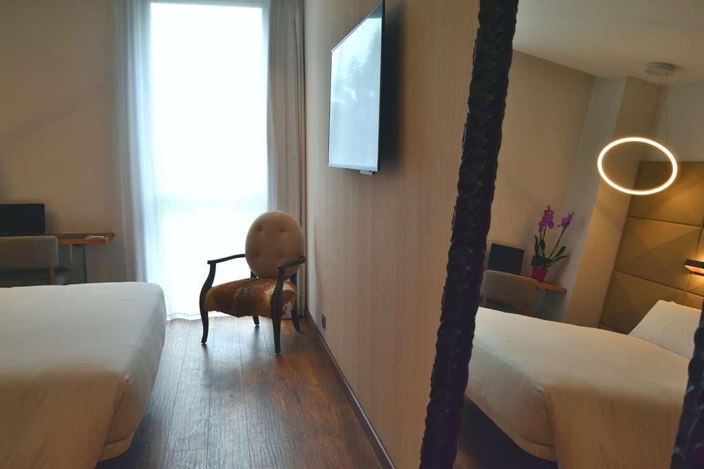 Hotel Sb Glow برشلونة الغرفة الصورة